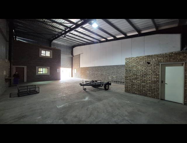 290M² WAREHOUSE FOR SALE IN APEX